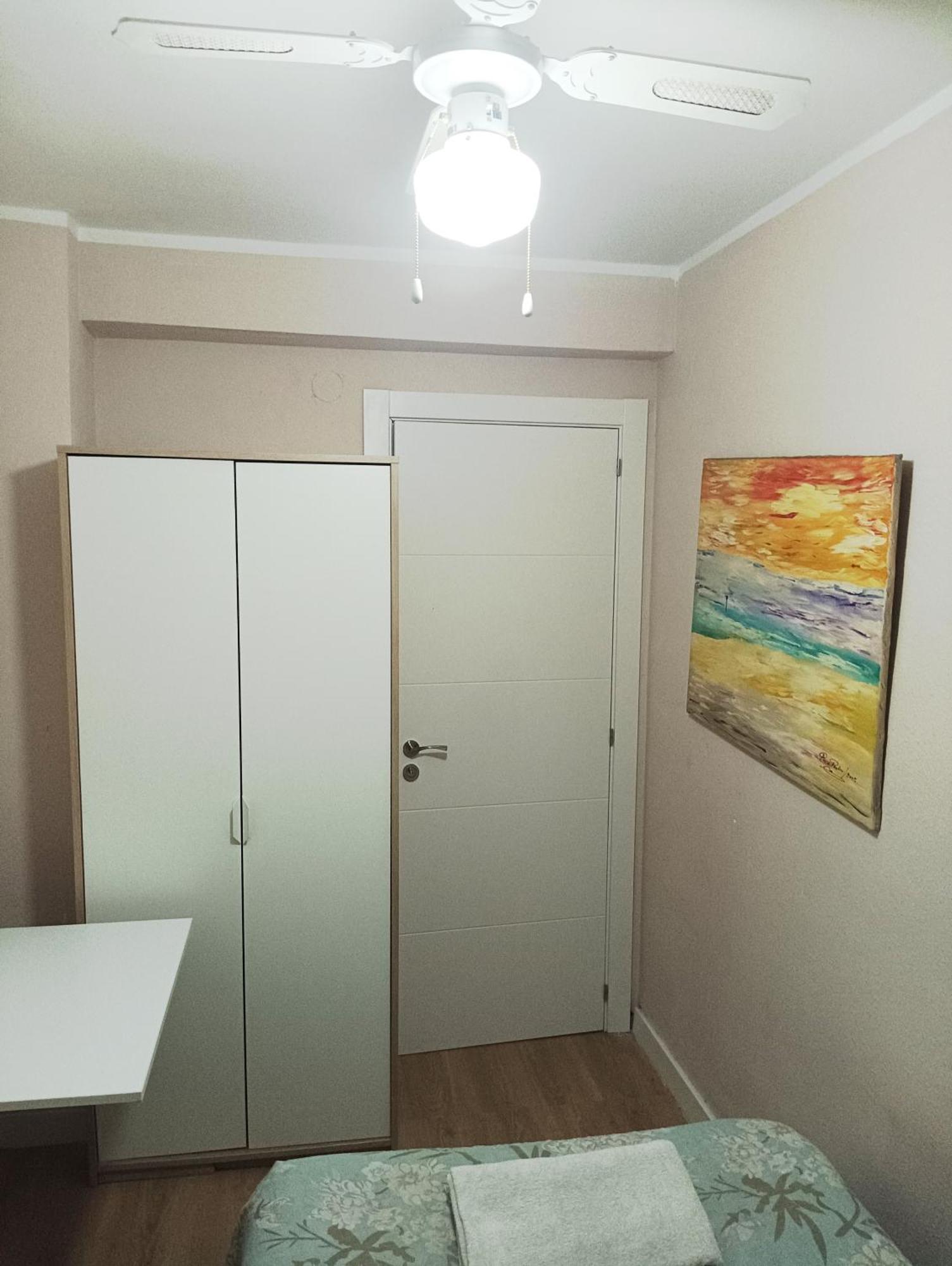 מאלגה Habitaciones En Apartamento Compartido Delicias Room Cerca Del Mar, Aeropuerto, Ave Y Metro מראה חיצוני תמונה